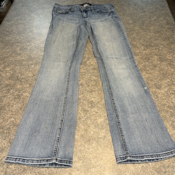 Boot-Cut Light Blue Jeans 👖 - Picture 11 of 12